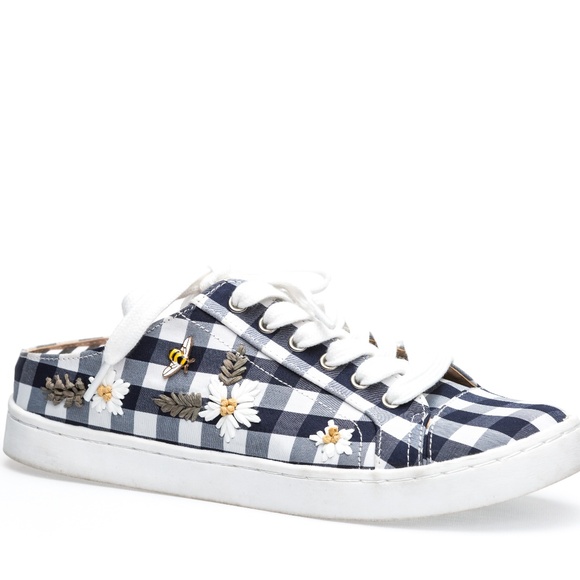 betsey johnson slip on sneakers